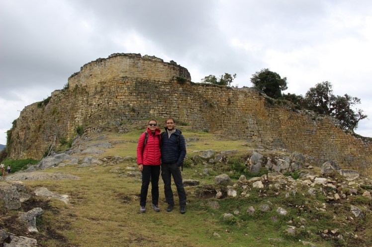 Devant la muraille de Kuelap