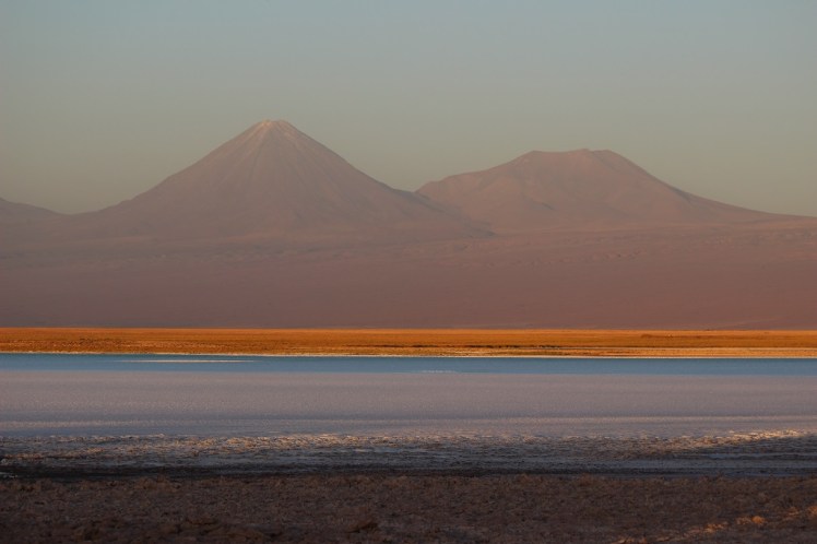 La laguna Tebenquiche au coucher du soleil