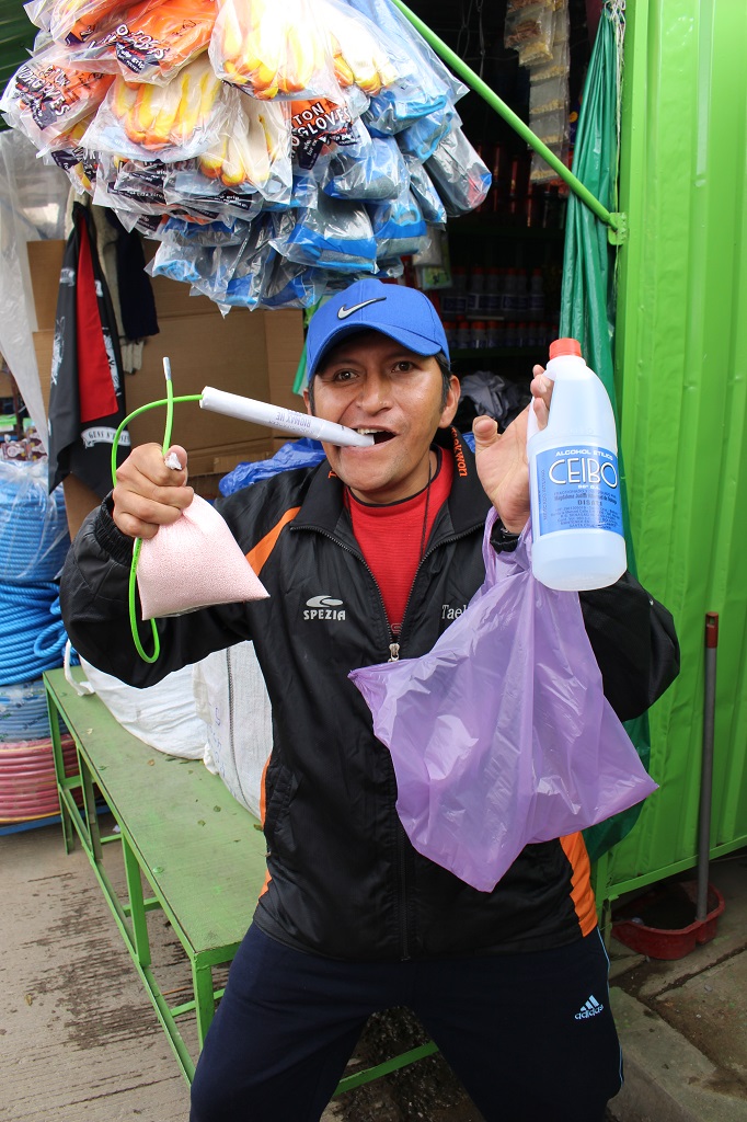 Wilson avec les "cadeaux" aux mineurs