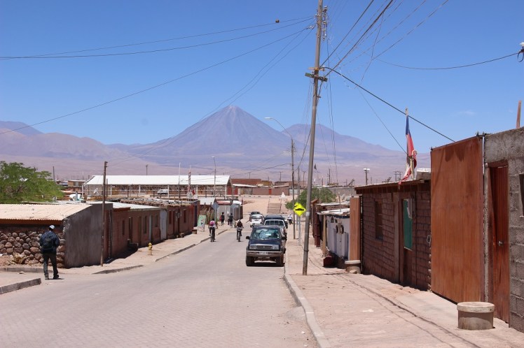 Vue sur le volcan Licancabur depuis San Pedro