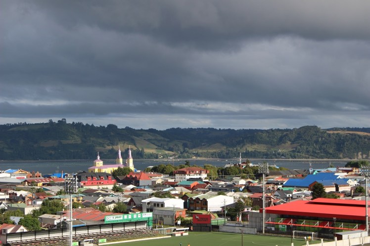 Vue de Castro depuis le mirador Millantuy