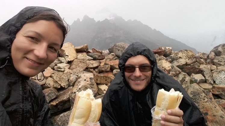 Trop sympa le sandwich sous la pluie