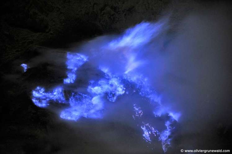 flammes bleues kawah ijen