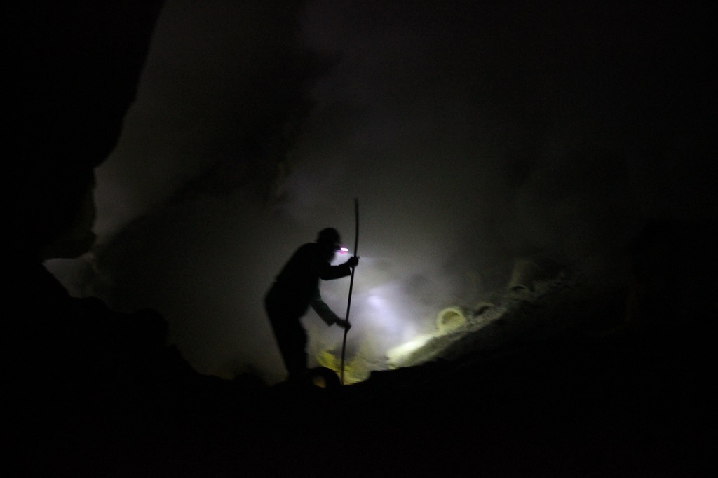 Ascension du Kawah Ijen, un volcan entre merveille et enfer – A World ...